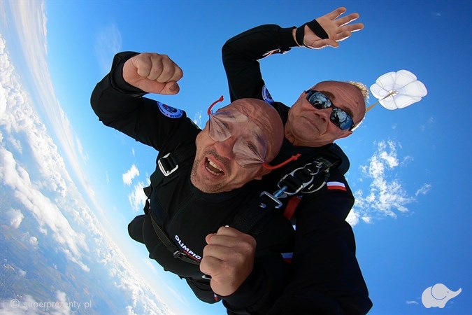 Skok spadochronowy LOW-COST z filmowaniem w Ostrowie Wielkopolskim