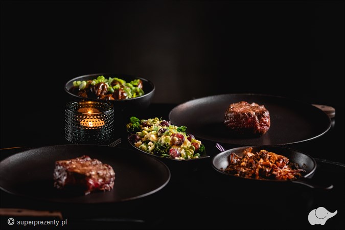 Kolacja w ciemności w Restauracji Czarny Diament w Bydgoszczy