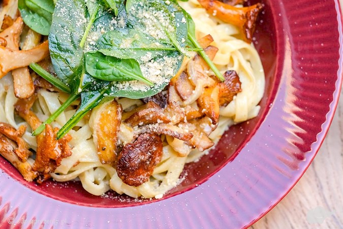 Rodzinna kolacja w klimacie Bliskiego Wschodu w Warszawie