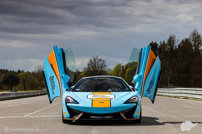 Jazda MCLAREN 570GT po torze