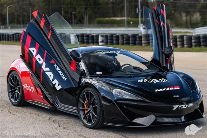 Jazda MCLAREN 570GT po torze